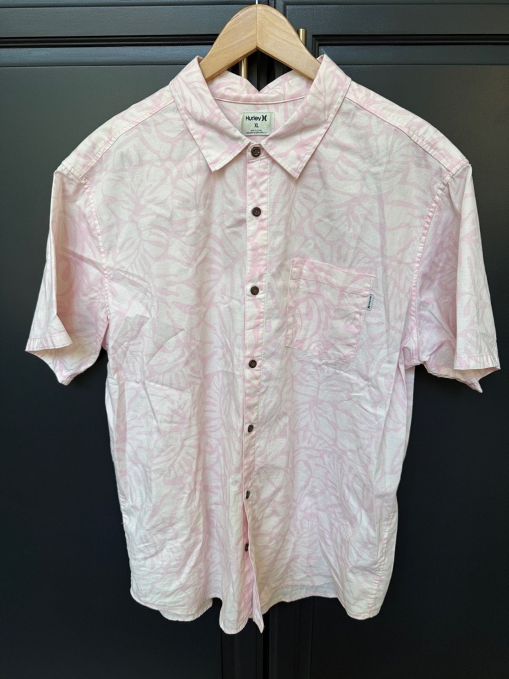 Hurley Men's Pale Pink Short-Sleeve Button-Down Shirt